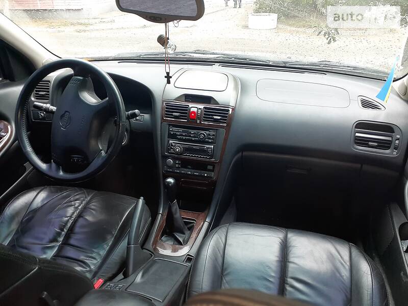Седан Nissan Maxima 2000 в Днепре