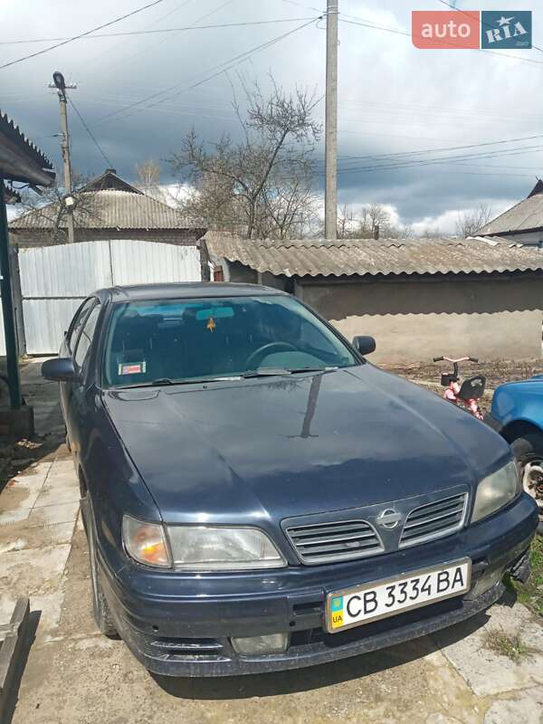 Седан Nissan Maxima 1998 в Сновске