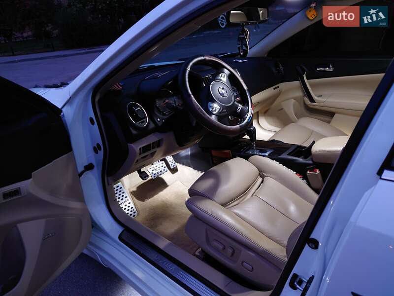 Седан Nissan Maxima 2014 в Полтаві