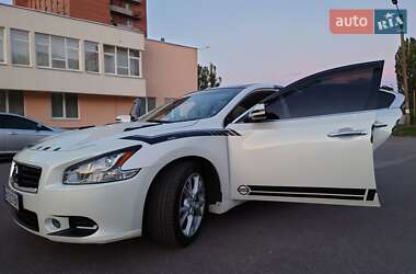 Седан Nissan Maxima 2014 в Полтаві