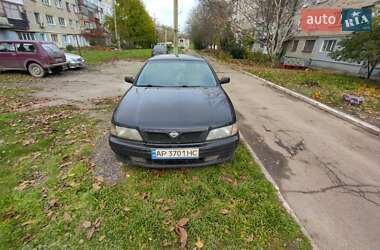 Седан Nissan Maxima 1998 в Вільнянську