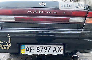 Седан Nissan Maxima 1996 в Днепре