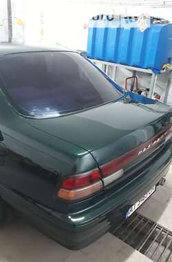 Седан Nissan Maxima 1996 в Гнивани