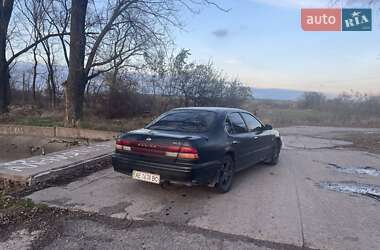 Седан Nissan Maxima 1997 в Днепре