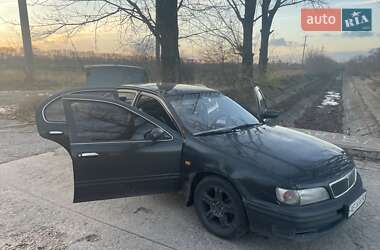 Седан Nissan Maxima 1997 в Днепре