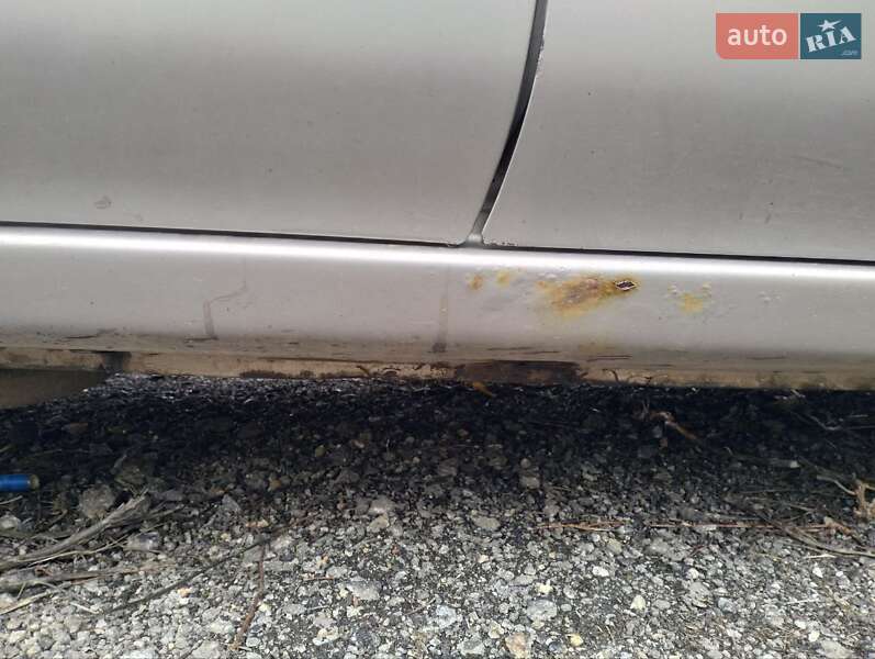 Седан Nissan Maxima 2002 в Новомосковську