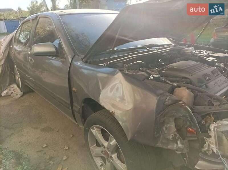 Седан Nissan Maxima 1997 в Запоріжжі