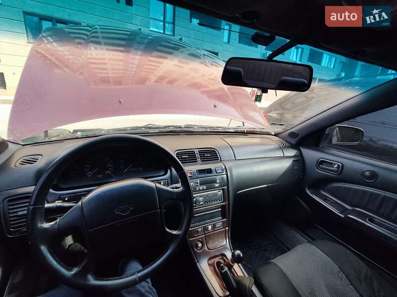 Седан Nissan Maxima 1995 в Одессе