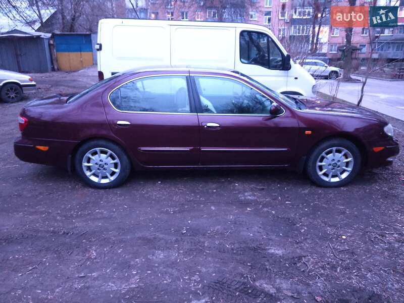 Седан Nissan Maxima 2000 в Білій Церкві