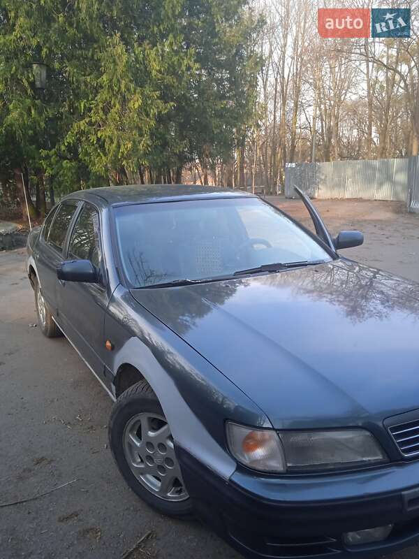 Седан Nissan Maxima 1996 в Рівному