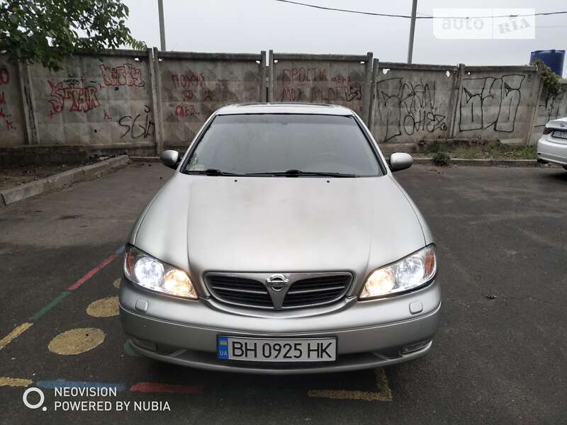 Седан Nissan Maxima 2003 в Черноморске