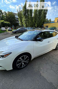 Седан Nissan Maxima 2016 в Киеве