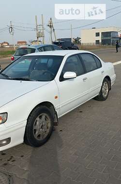 Седан Nissan Maxima 1998 в Одесі