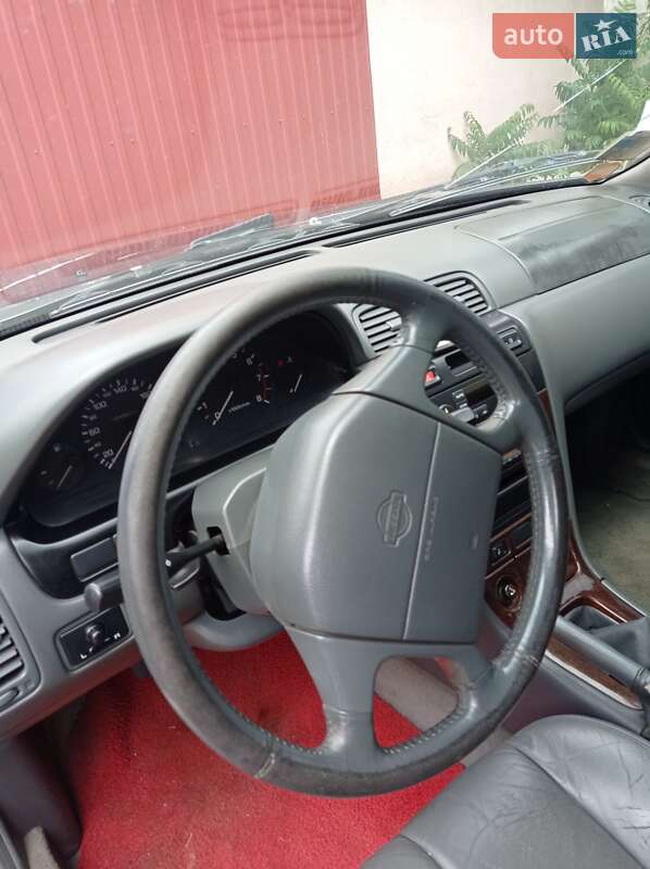 Седан Nissan Maxima 1996 в Одессе