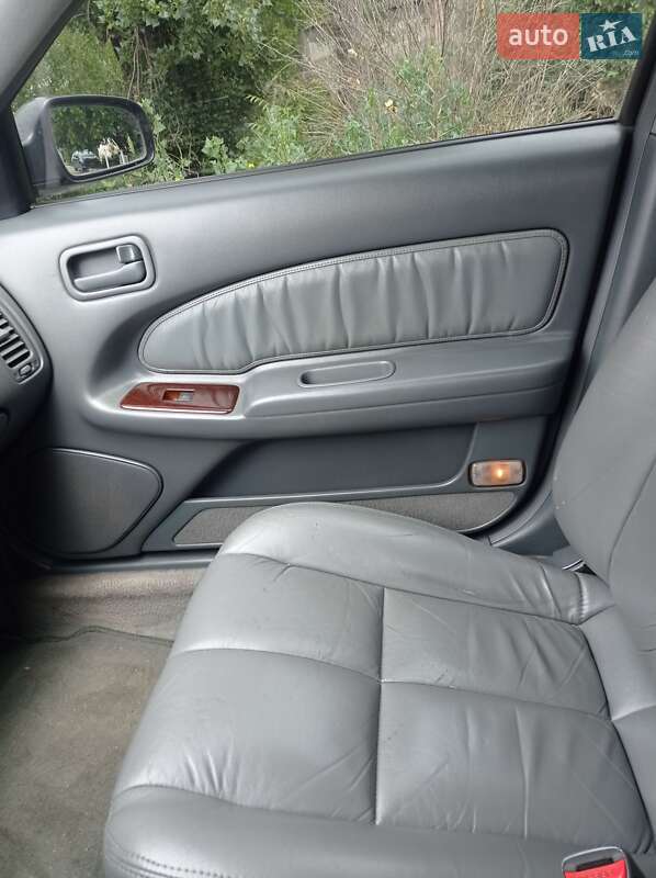 Седан Nissan Maxima 1996 в Одессе