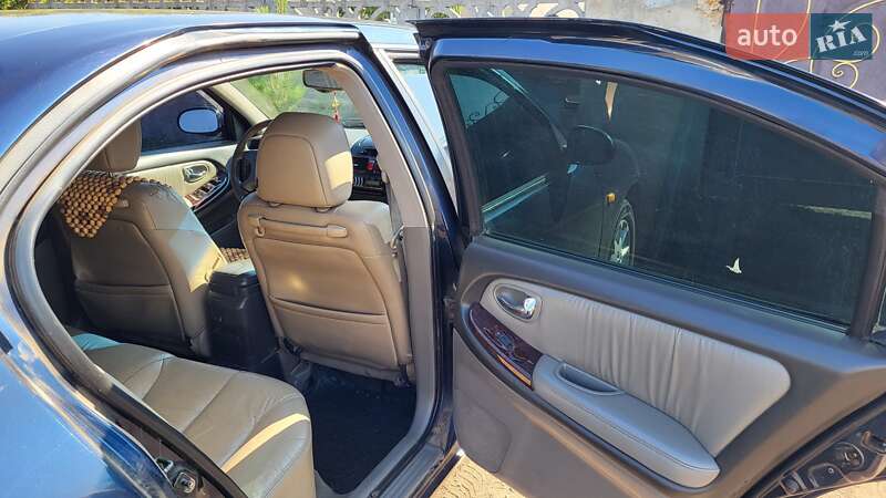 Седан Nissan Maxima 2000 в Миколаєві