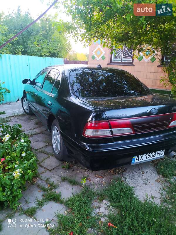 Седан Nissan Maxima 1998 в Сахновщине