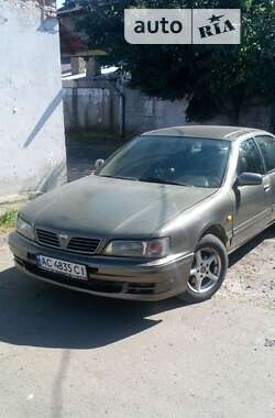 Седан Nissan Maxima 1998 в Рівному