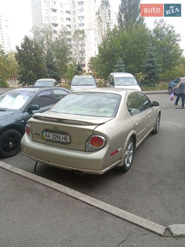 Седан Nissan Maxima 2002 в Киеве