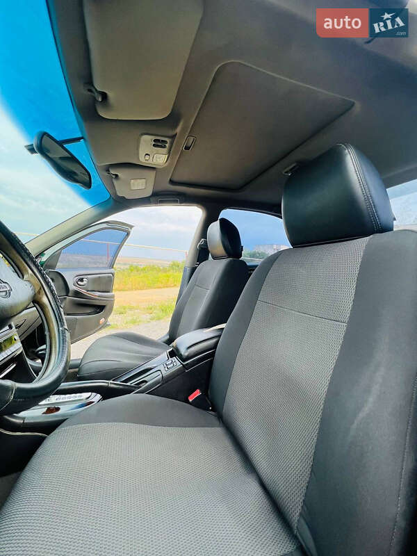 Седан Nissan Maxima 2002 в Ивановке