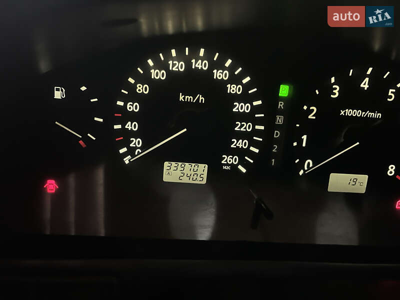 Седан Nissan Maxima 2002 в Ивановке