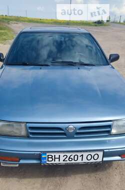 Седан Nissan Maxima 1989 в Южном