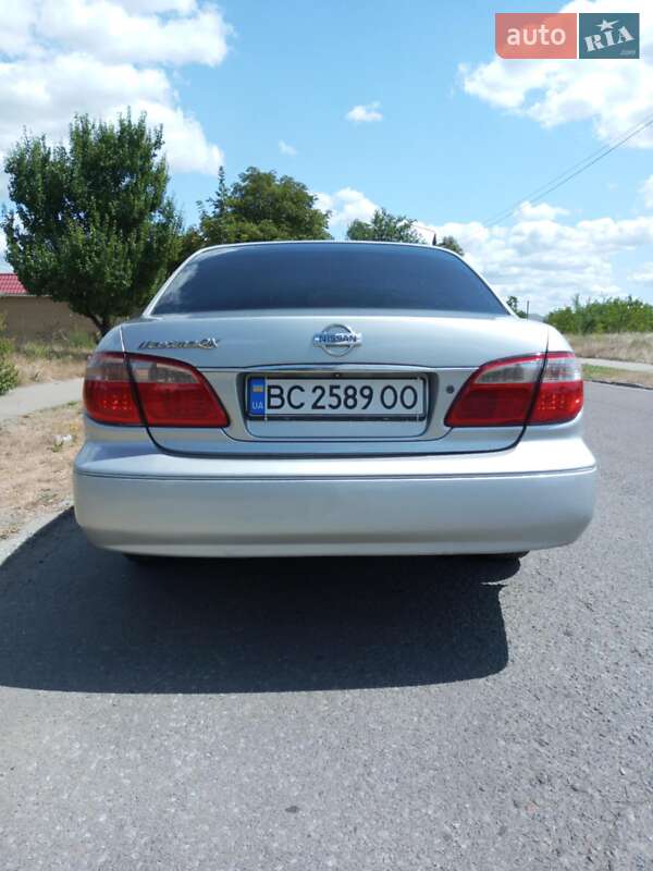 Седан Nissan Maxima 2003 в Первомайську