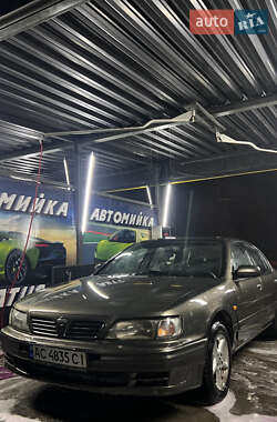 Седан Nissan Maxima 1998 в Ровно