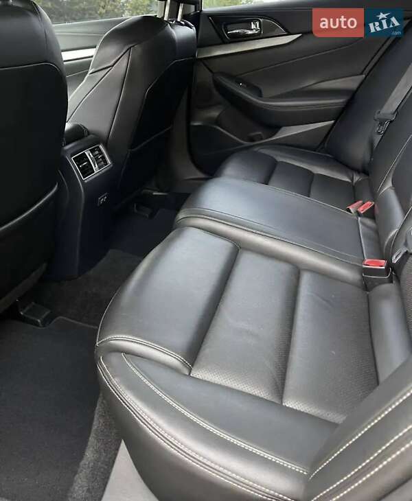 Седан Nissan Maxima 2018 в Сумах