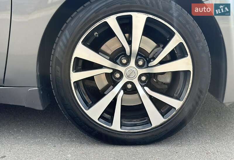 Седан Nissan Maxima 2018 в Сумах