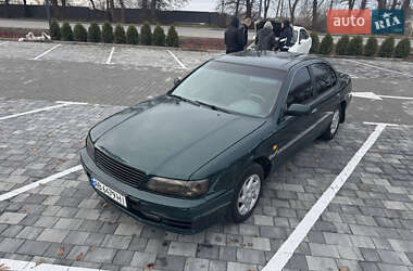 Седан Nissan Maxima 1998 в Виннице