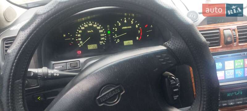 Седан Nissan Maxima 2003 в Сокалі
