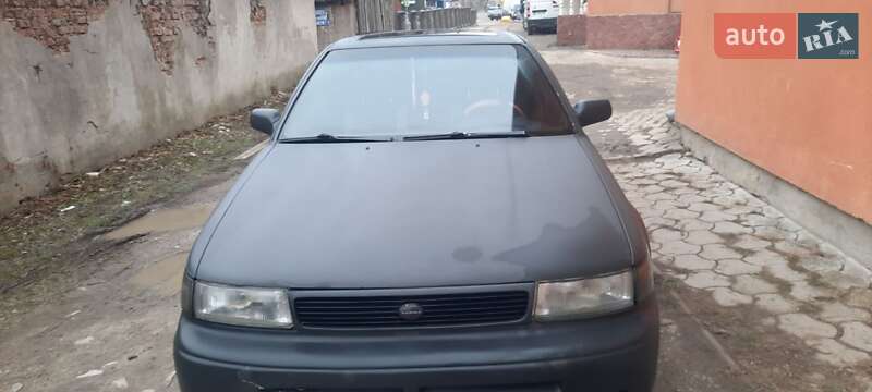 Седан Nissan Maxima 1993 в Чорткові