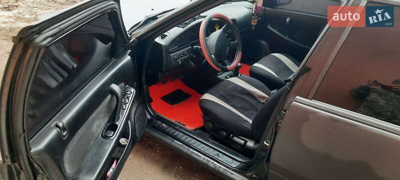Седан Nissan Maxima 1993 в Чорткові