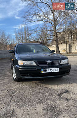 Седан Nissan Maxima 1995 в Миколаєві