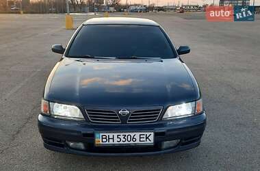 Седан Nissan Maxima 1996 в Южном