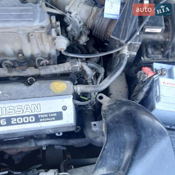 Седан Nissan Maxima 2000 в Немирові