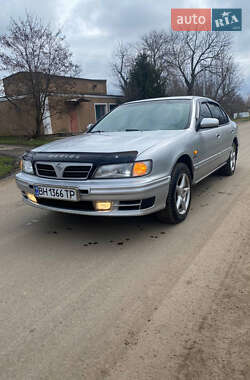 Седан Nissan Maxima 2000 в Березівці