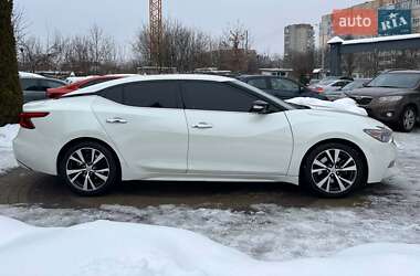 Седан Nissan Maxima 2017 в Львові