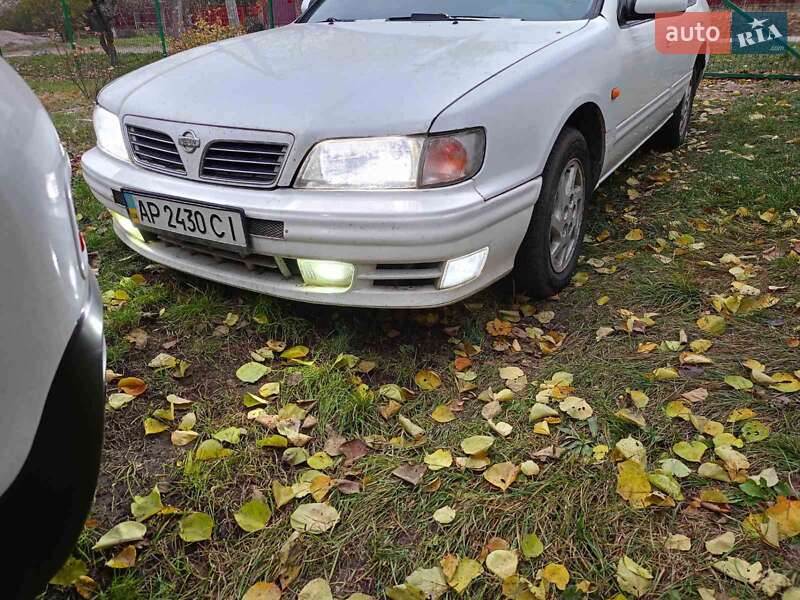 Седан Nissan Maxima 1999 в Миколаєві