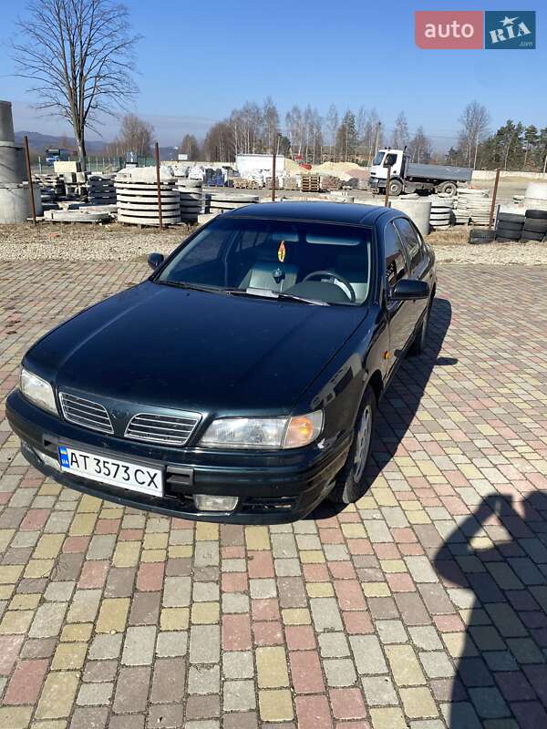 Седан Nissan Maxima 1995 в Болехові