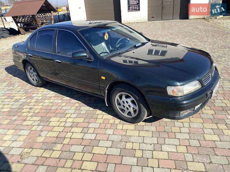 Седан Nissan Maxima 1995 в Болехові