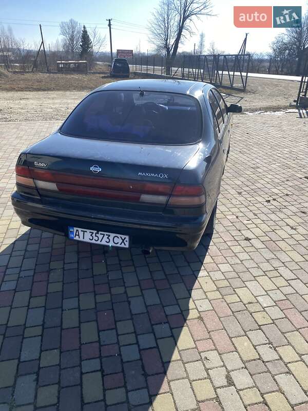 Седан Nissan Maxima 1995 в Болехові