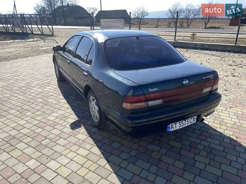 Седан Nissan Maxima 1995 в Болехові