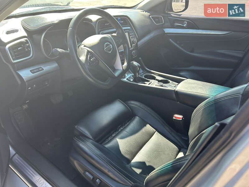 Седан Nissan Maxima 2017 в Кам'янському