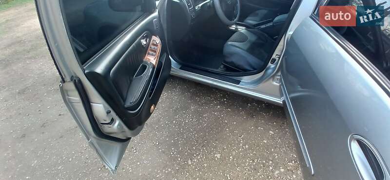 Седан Nissan Maxima 2005 в Одессе