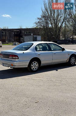 Седан Nissan Maxima 2000 в 