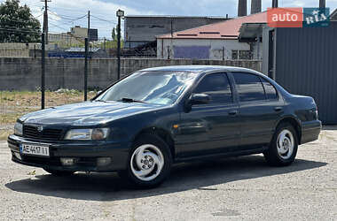 Седан Nissan Maxima 1996 в Дніпрі