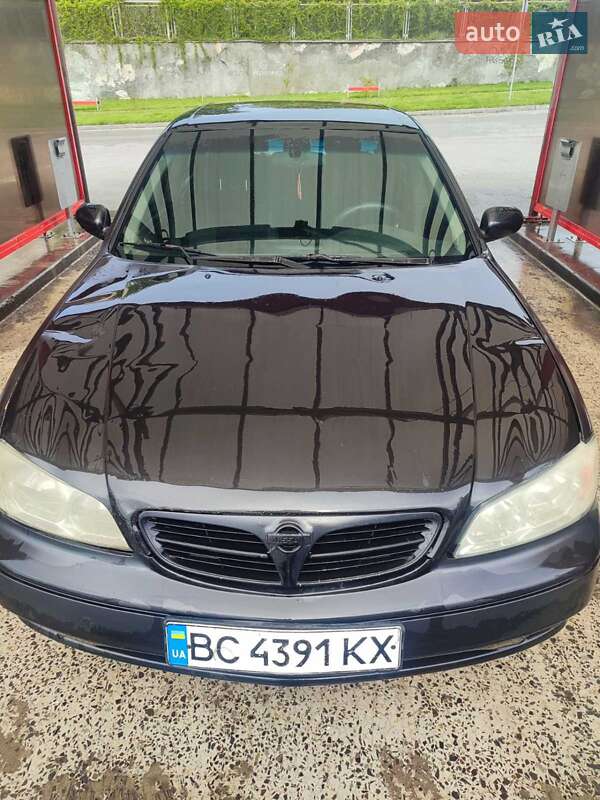 Седан Nissan Maxima 2002 в Львові