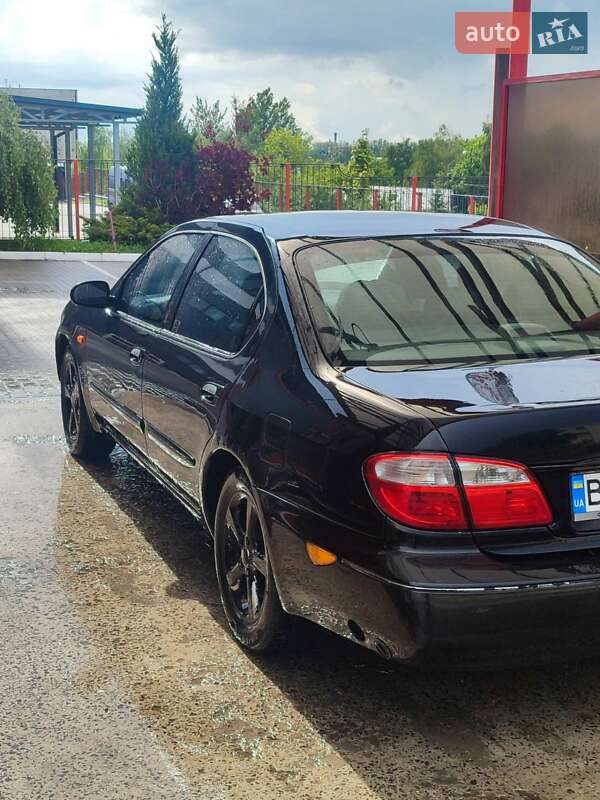Седан Nissan Maxima 2002 в Львові